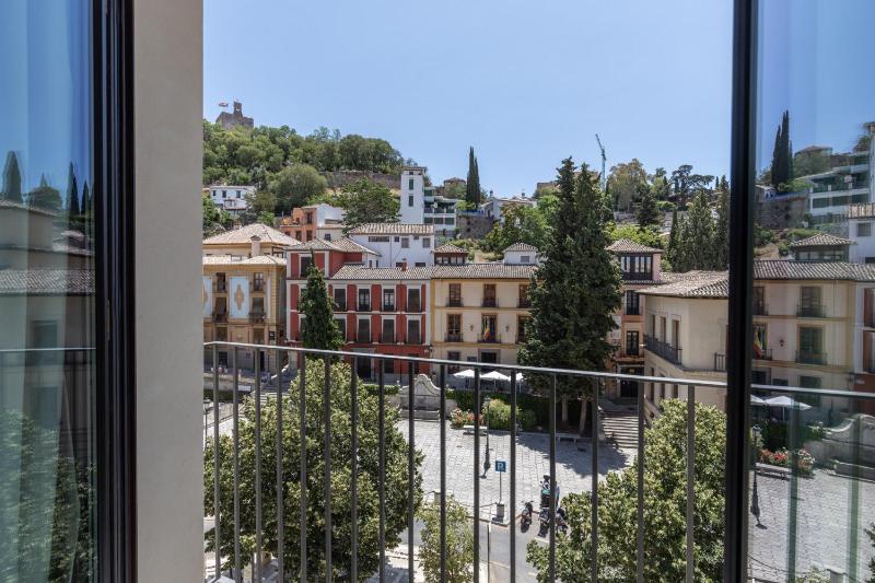 BiBo Suites Real Chancilleria - image 16