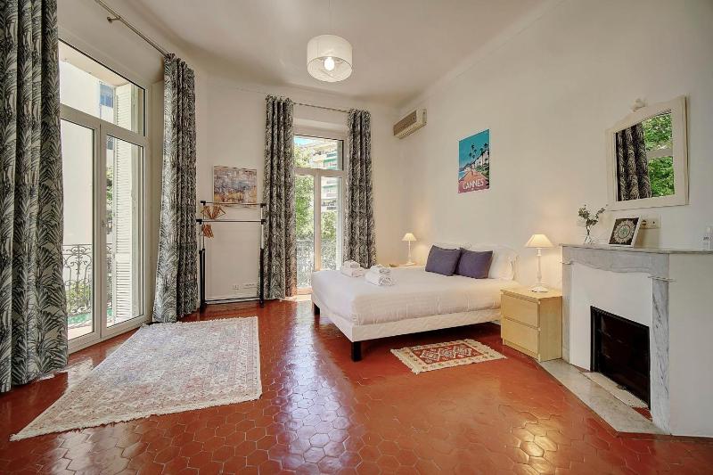 Upstays - Fully equipped -A C- near Palais des - image 9