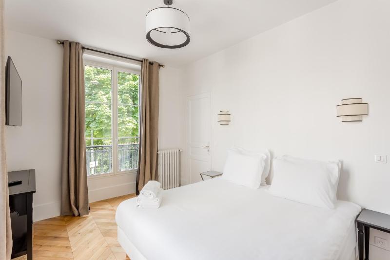 Apartment with Garden View image 3