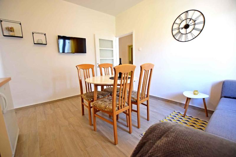 Apartment 1 image 2