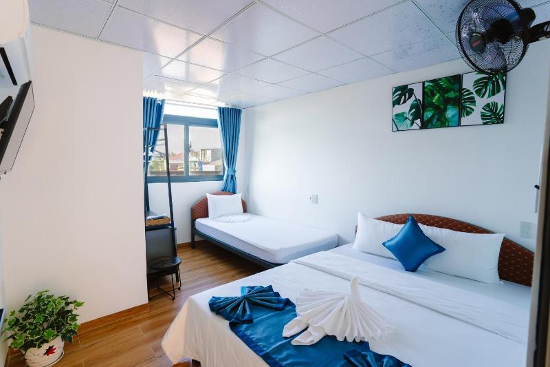 New World Hotel - image 11