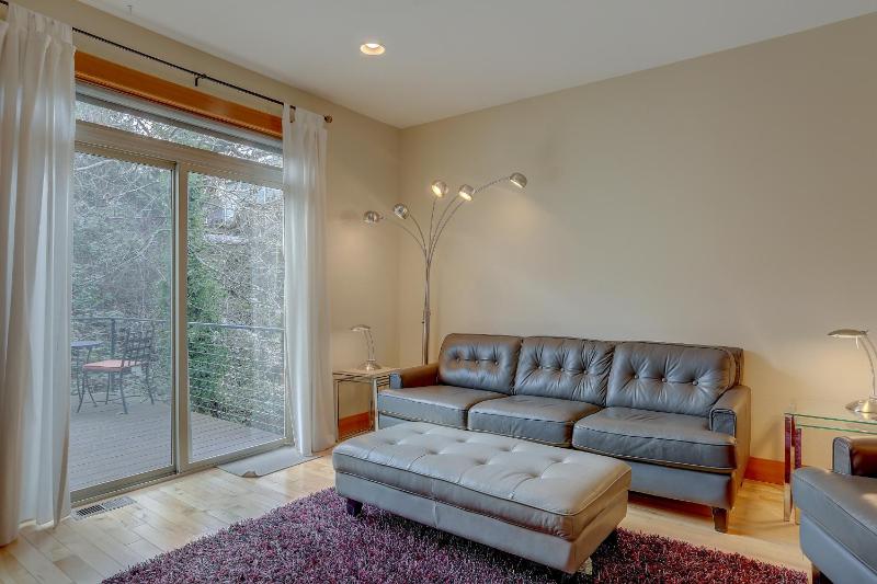 Three-Bedroom Townhouse image 2