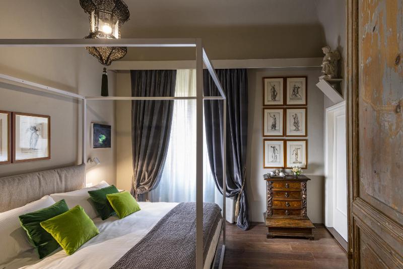 Superior Double Room image 3