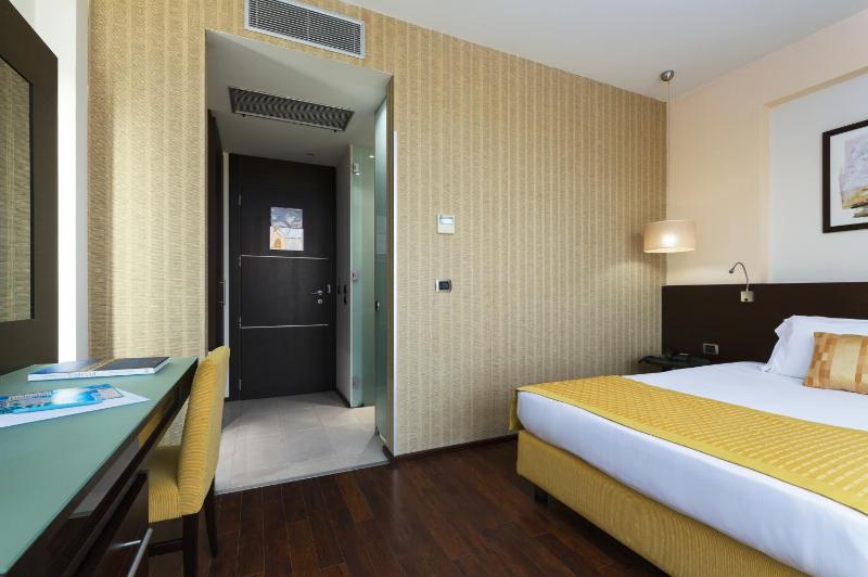 Standard Room with 1 Single Bed image 2