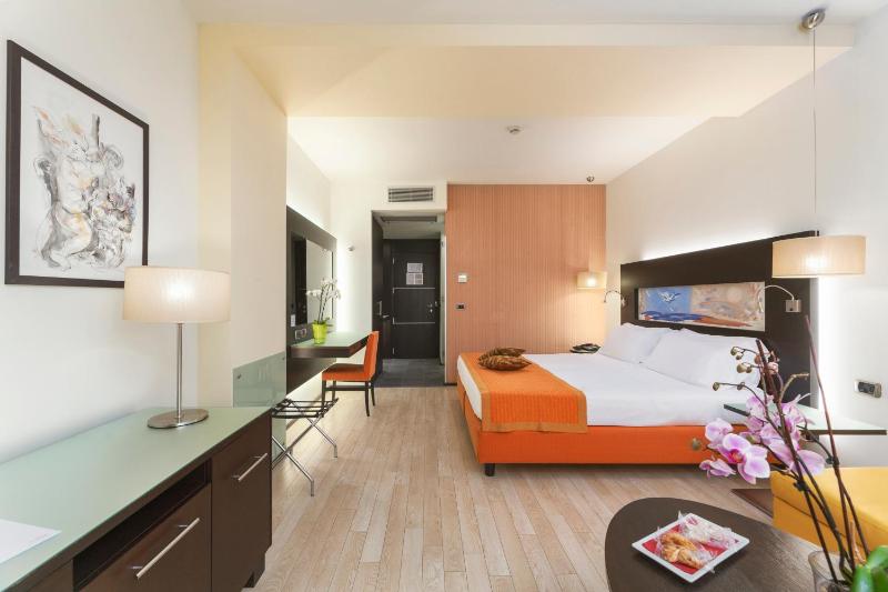 Executive Double Room image 4