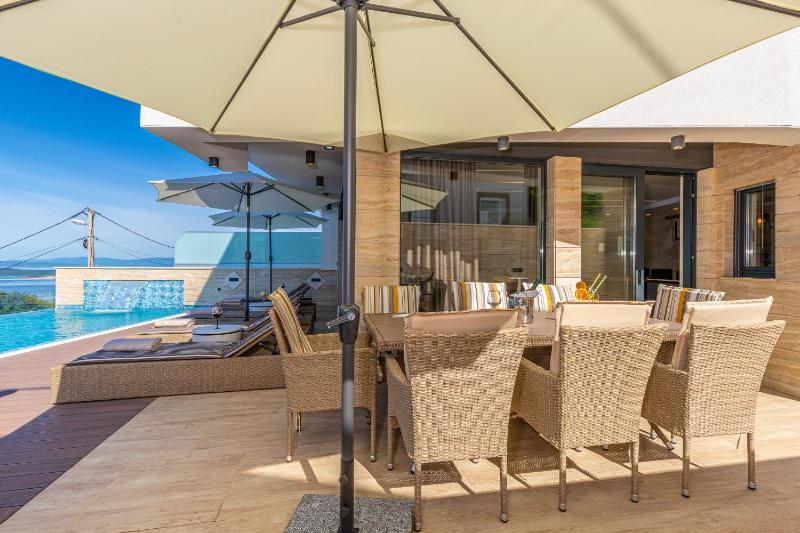 Villa Marassi with Heated Pool Hot Tub and Sauna - image 43