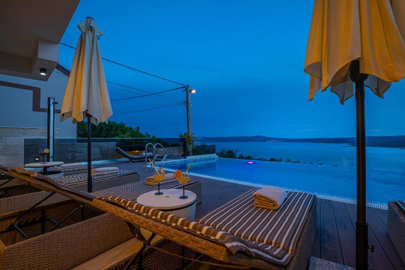 Villa Marassi with Heated Pool Hot Tub and Sauna - image 46