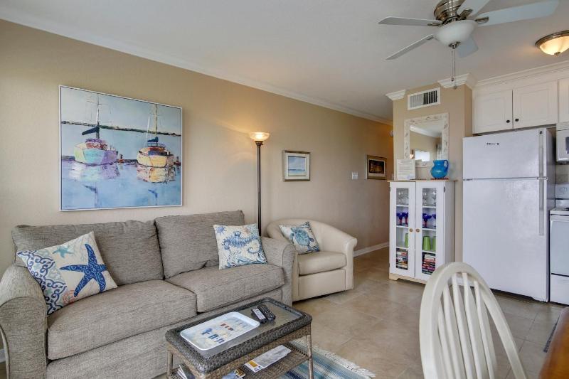 One-Bedroom Apartment image 3
