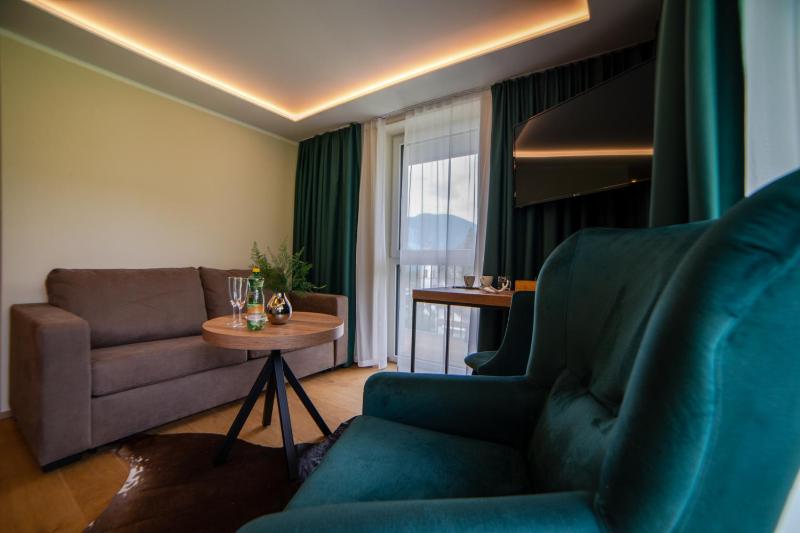 Double Room with Terrace image 2