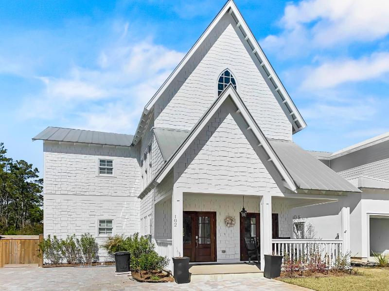 Five-Bedroom House image 1