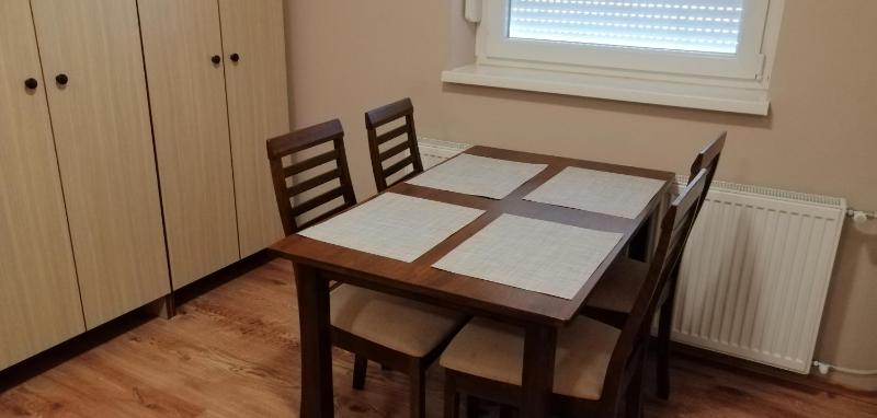 One-Bedroom Apartment image 4