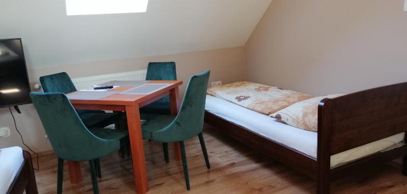 One-Bedroom Apartment image 3