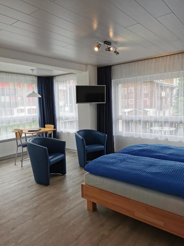 Double Room image 2