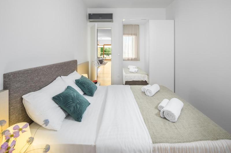 Maj Premium Residence - image 35