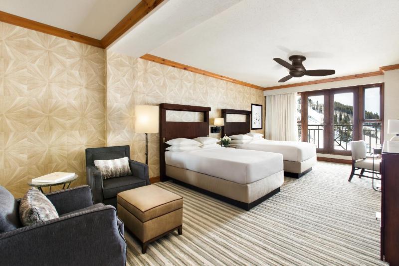 Double Room image 3