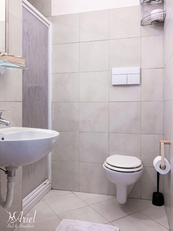 Small Double Room image 2