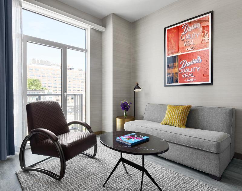 Manhattan One-Bedroom King Suite image 2