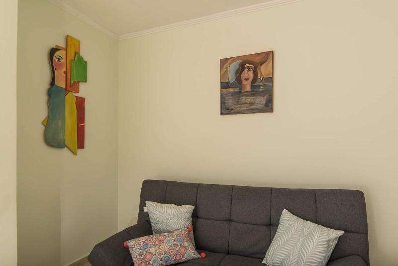 One-Bedroom Apartment image 4