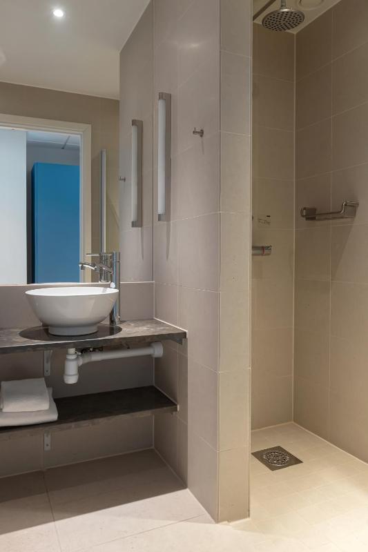 Standard Double Room image 3
