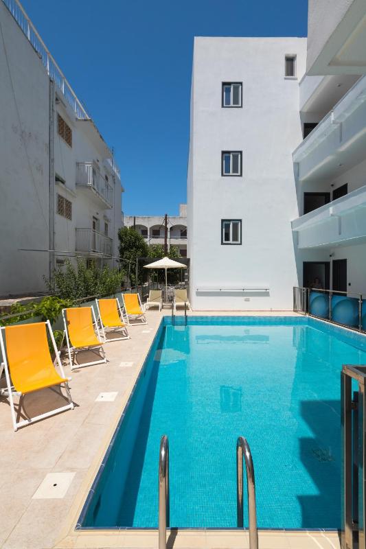 CHRISTA APARTMENTS - image 10