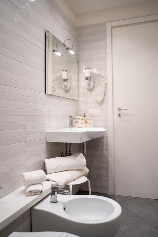 Double Room with Private Bathroom image 2