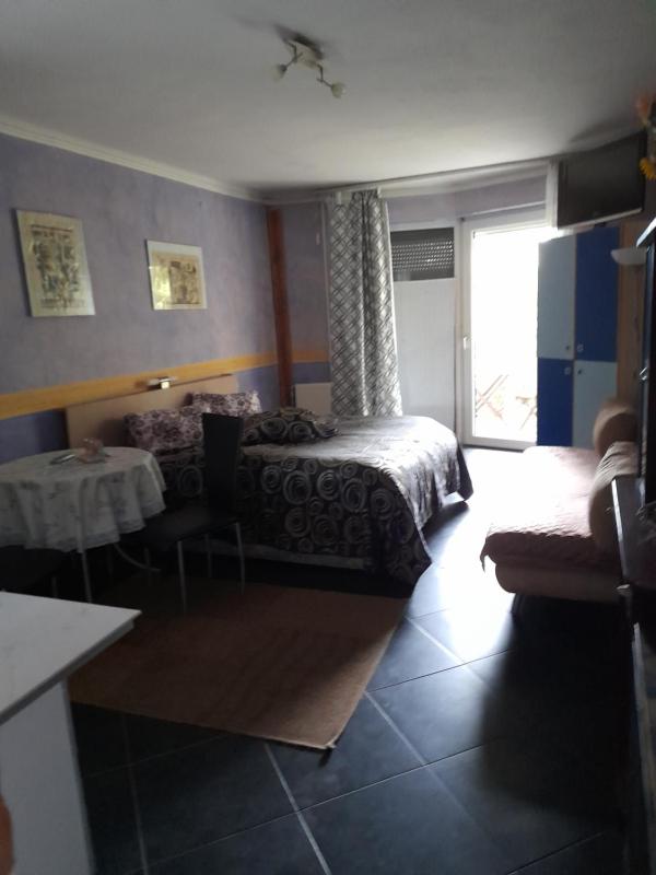 Queen Room with Balcony image 4