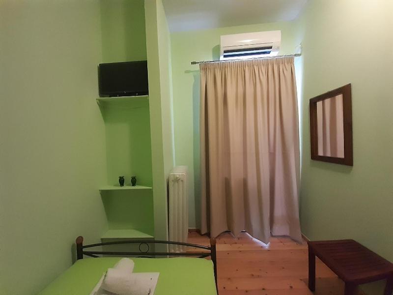 Small Single Room image 1