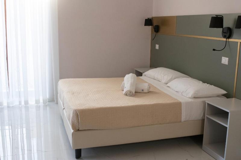 Deluxe Room image 4