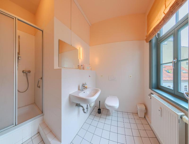 Quadruple Room with Shared Bathroom image 2