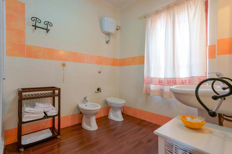 Quadruple Room with Garden View image 2