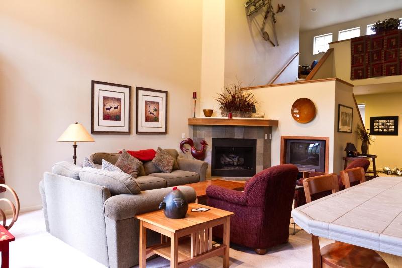 Three-Bedroom Apartment image 2