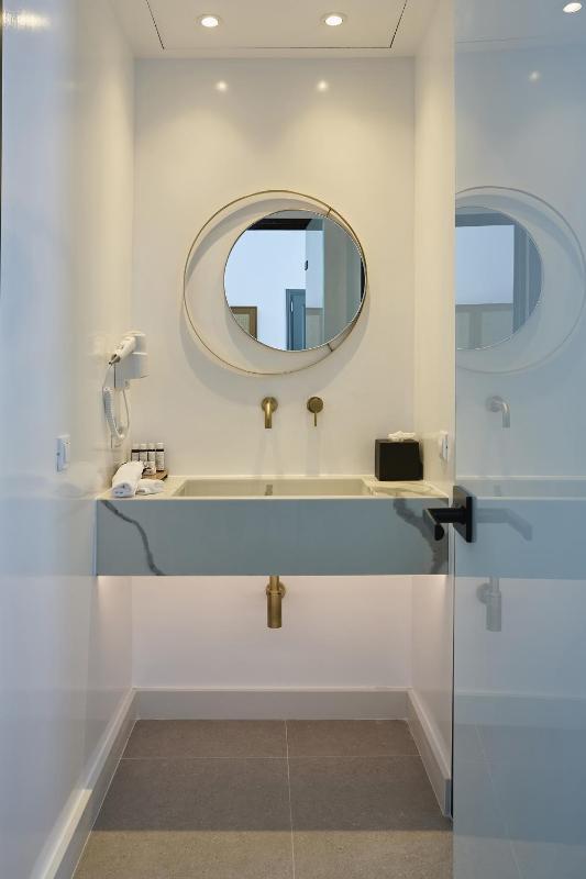 Honeymoon Suite Plunge Pool with Sea View image 3