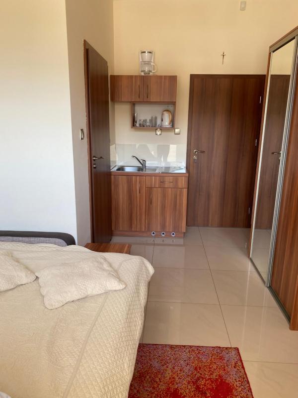 Small Double Room image 3