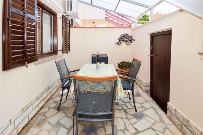 Apartments Mendikovic 11022 - image 7