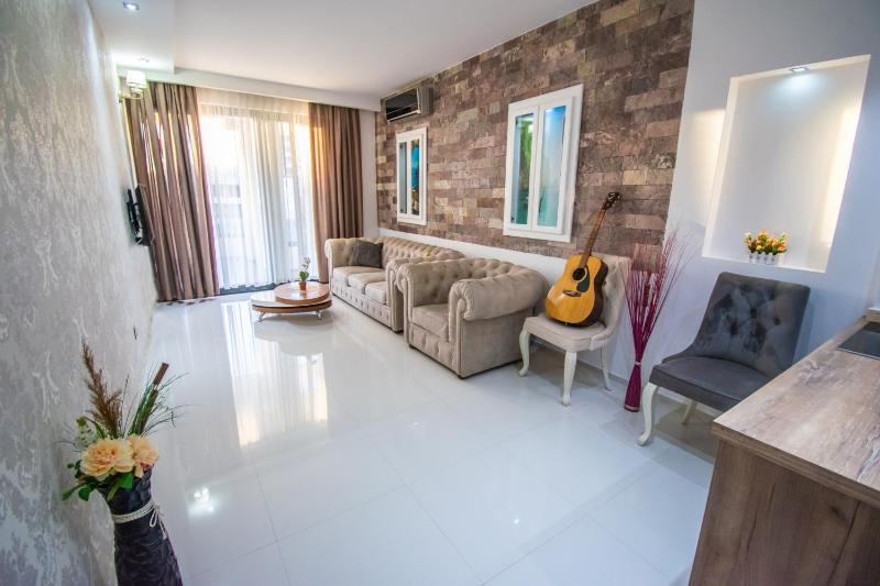 Golden Apartments - image 15