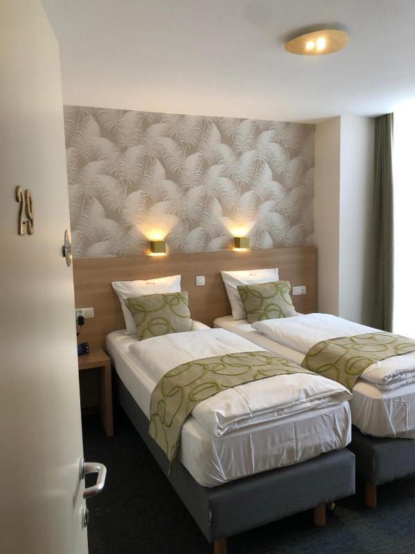 Comfort Double Room image 3