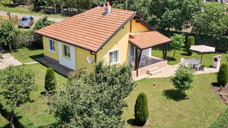 Three-Bedroom House image 4
