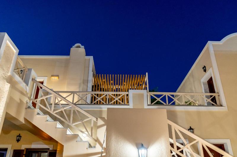 Deluxe Double Room with Outdoor Hot Tub and Mountain View image 2
