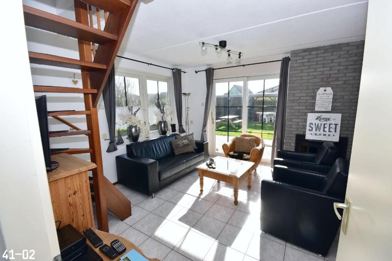 Three-Bedroom Bungalow image 3
