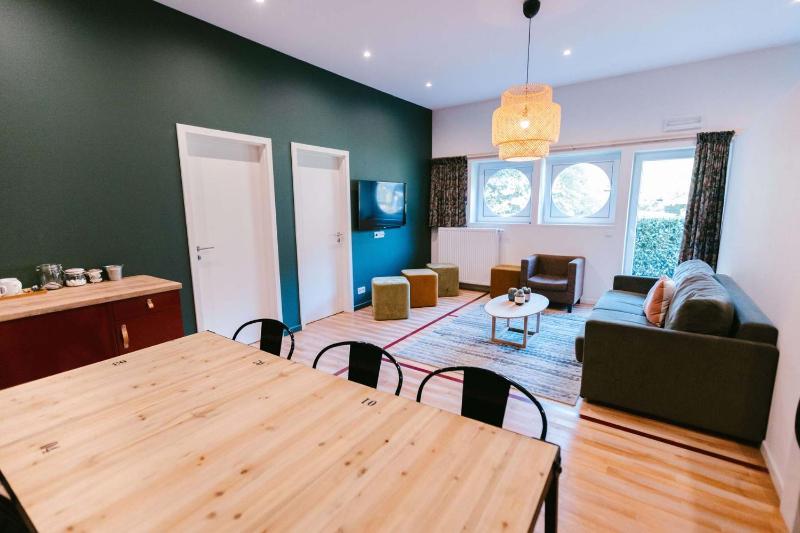 Family Room image 4