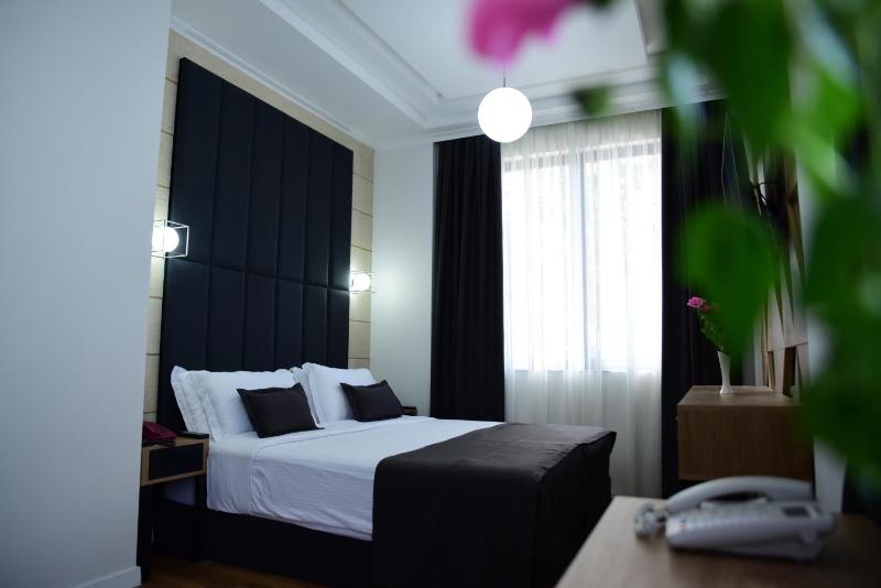 Double Room image 2