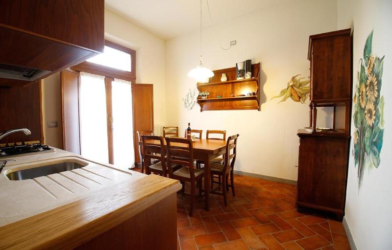 One-Bedroom Apartment image 2
