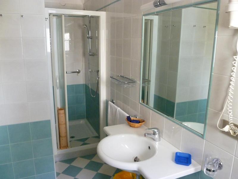 Quadruple Room with Balcony image 2