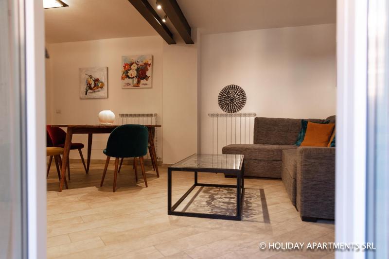 One-Bedroom Apartment image 3