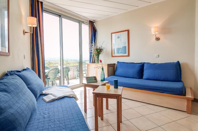 Standard Twin Room image 1
