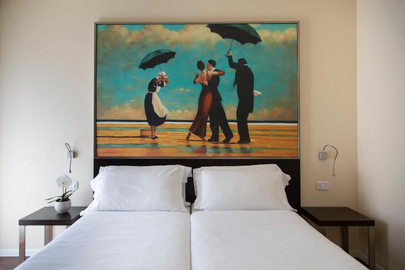 Standard Double or Twin Room image 3