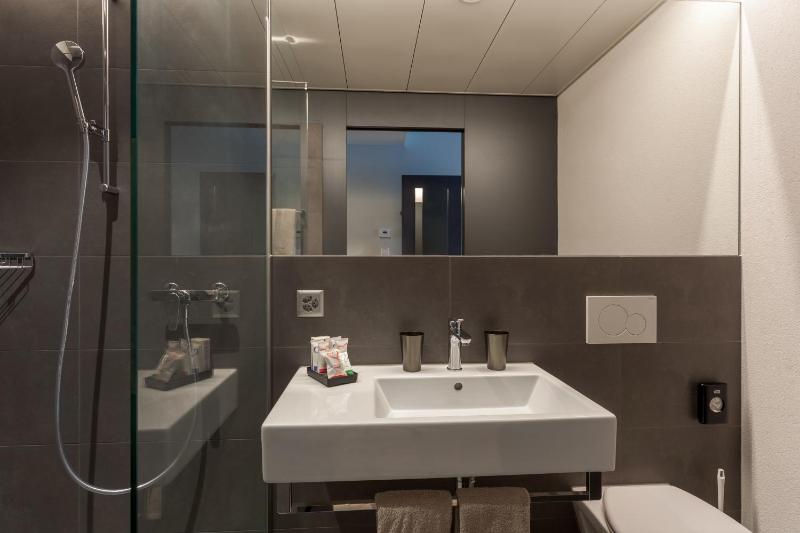 Comfort Single Room with Air Conditioning image 3