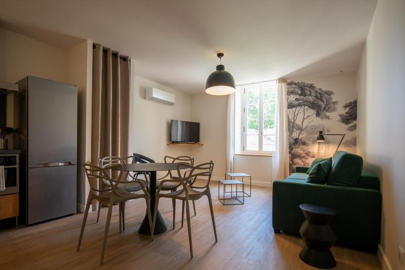 One-Bedroom Apartment image 1