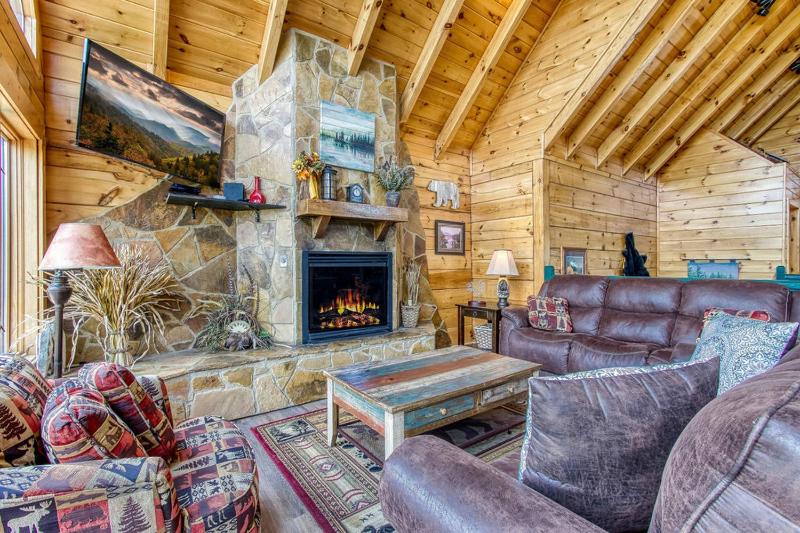 City View Chalet City View Chalet Pool Table Hot Tub WIFI Free Attraction Tickets!!! - image 15