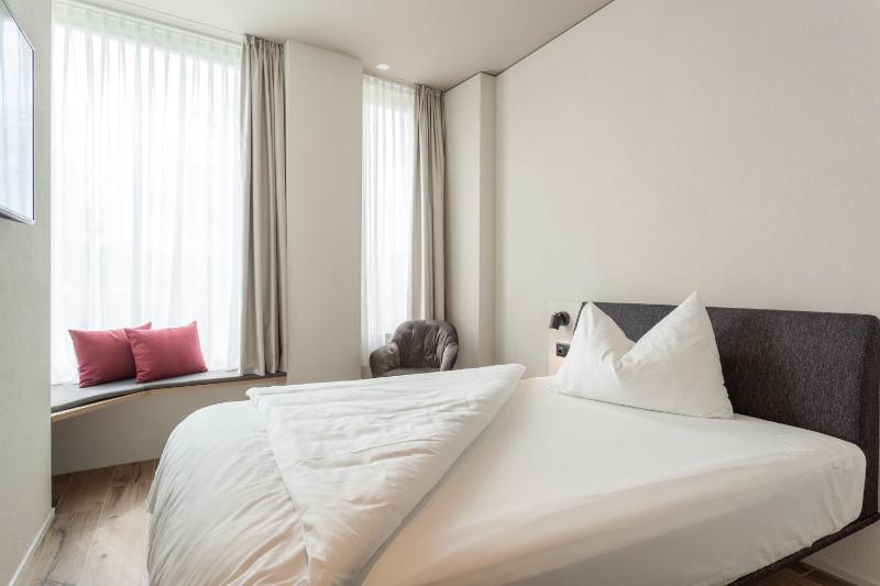 Comfort Single Room with Air Conditioning image 1